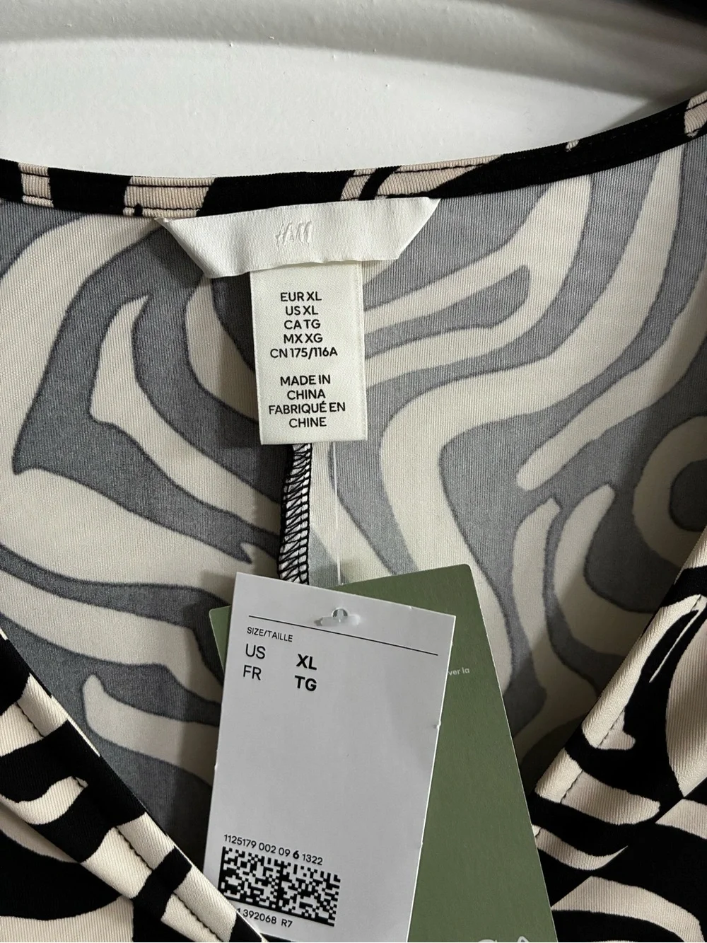 H&M Black and Cream Swirl Tie-Front Long Sleeve Dress